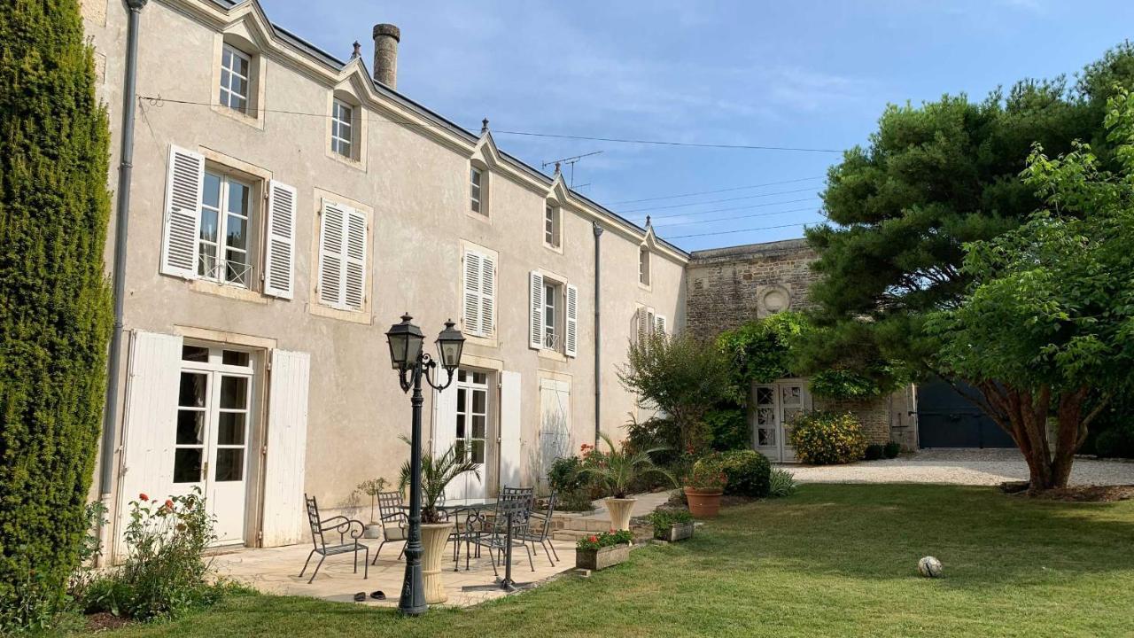 Mazette! Le Chateau Ніор Екстер'єр фото